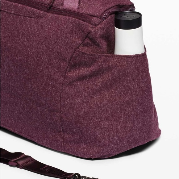 Lululemon Athletica Burgundy Travel Bag - Picture 2 of 10